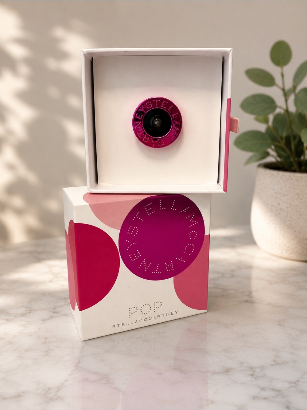 Stella McCartney's fisheye lens for smartphones